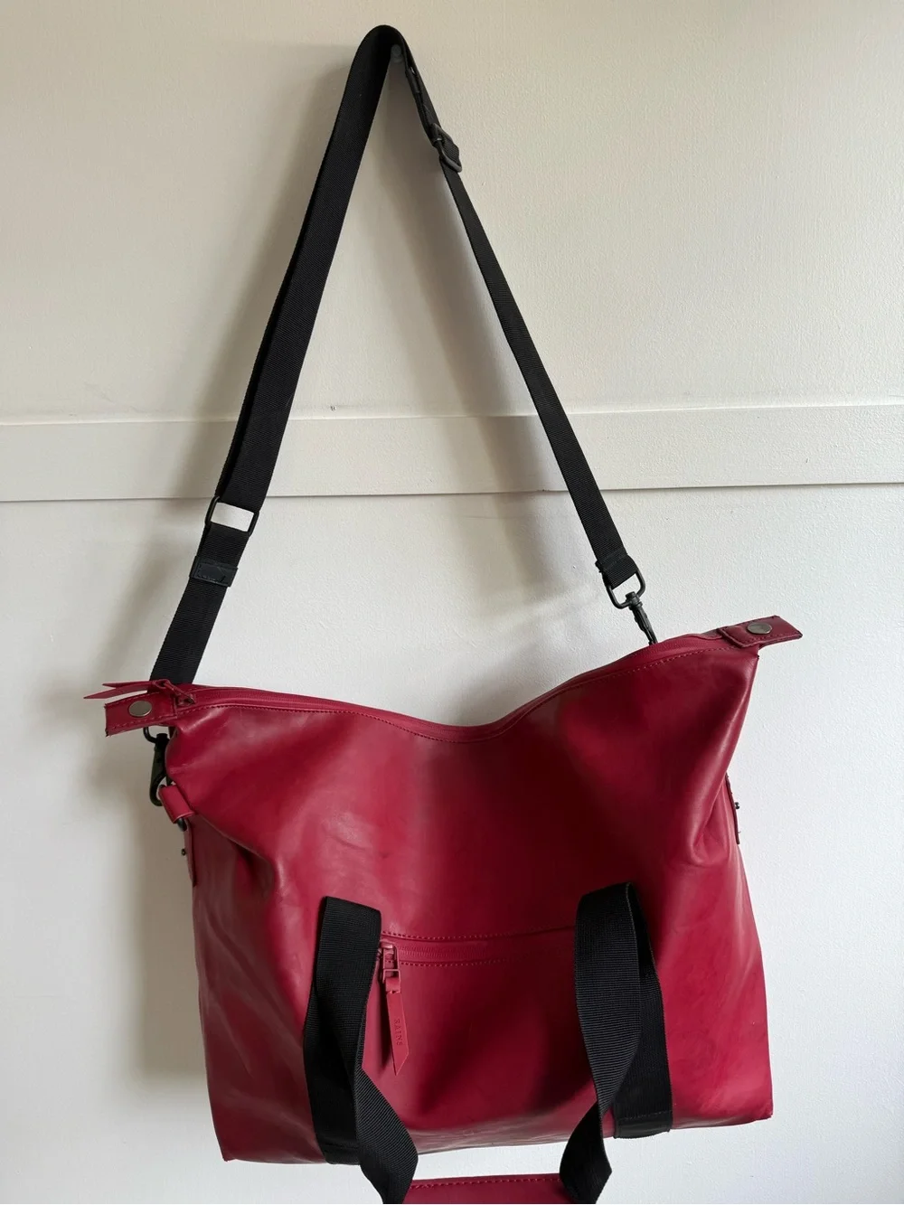 Rains Hilo Weekend Bag Red Waterproof Duffle Travel Gym Weekender Carry-On